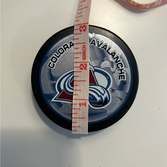 NHL 0fficial Hockey Puck, Colorado Avalanche - Picture 10 of 11